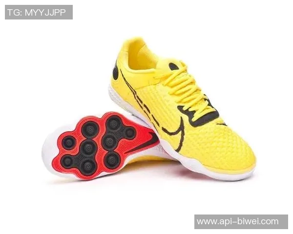 耐克足球裤的舒适与时尚兼备，助你在球场上尽情挥洒汗水与激情